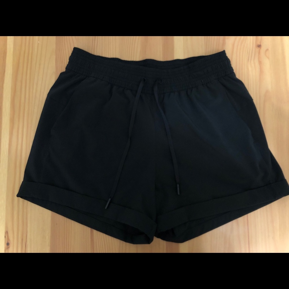 Lululemon spring break away short 4-way stretch 3”
